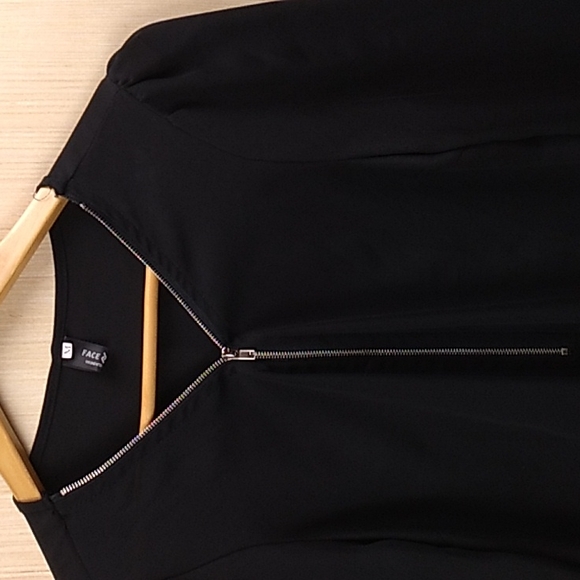 Face Face Women's Fashion size Medium zip up Blouse in black no fabric tag. - Picture 2 of 5